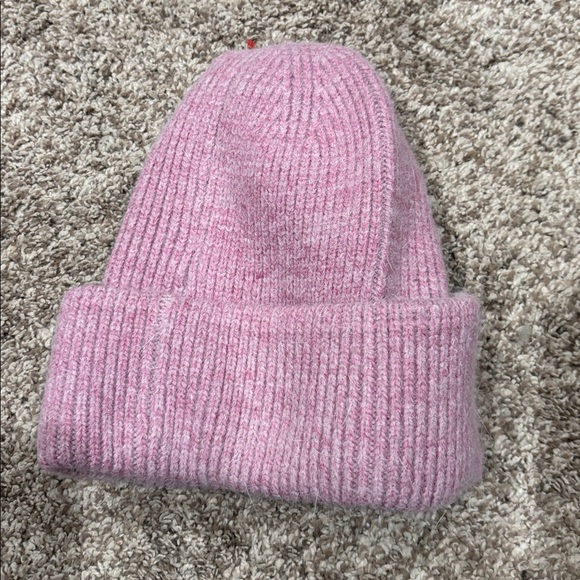 C.C women’s light pink beanie - Picture 2 of 3